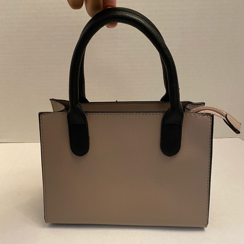 Cute little bag .